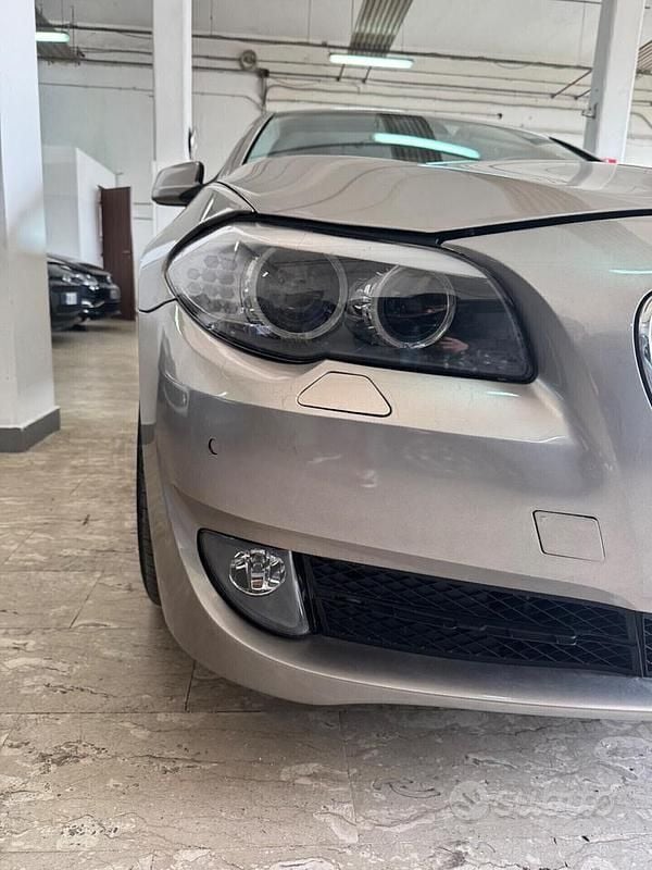 Usata BMW 525 Luxury Line 218 CV (160 kW) 2012 Grigio Berlina