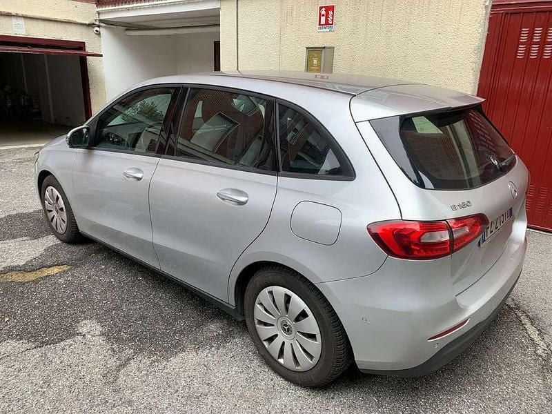 Usata Mercedes B160 109 CV (80 kW) 2020 Argento Monovolume