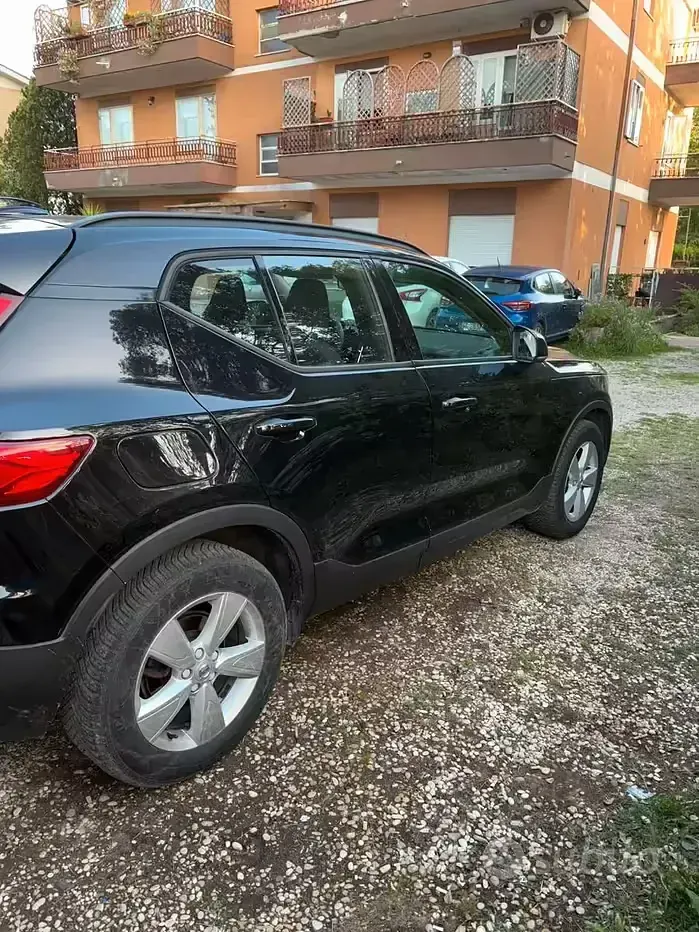 Usata Volvo XC40 Momentum 150 CV (110 kW) 2019 Nero SUV