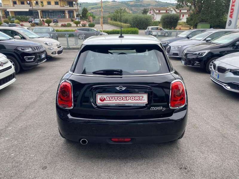 Usata Mini Cooper D 116 CV (85 kW) 2018 Nero Utilitaria