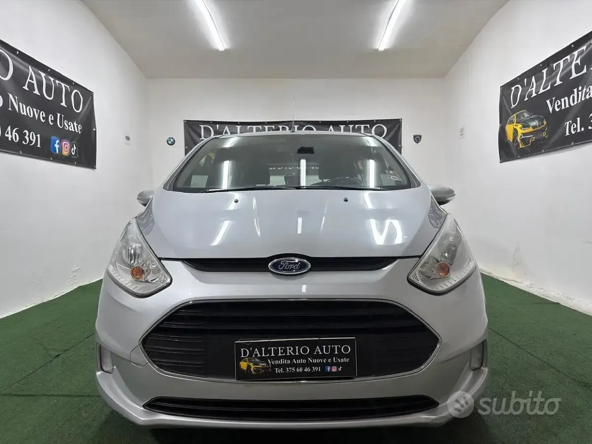 Usata Ford B-MAX Titanium 75 CV (55 kW) 2015 Grigio Monovolume