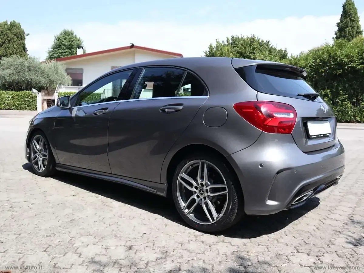 Usata Mercedes A250 Premium 211 CV (155 kW) 2017 Grigio Utilitaria