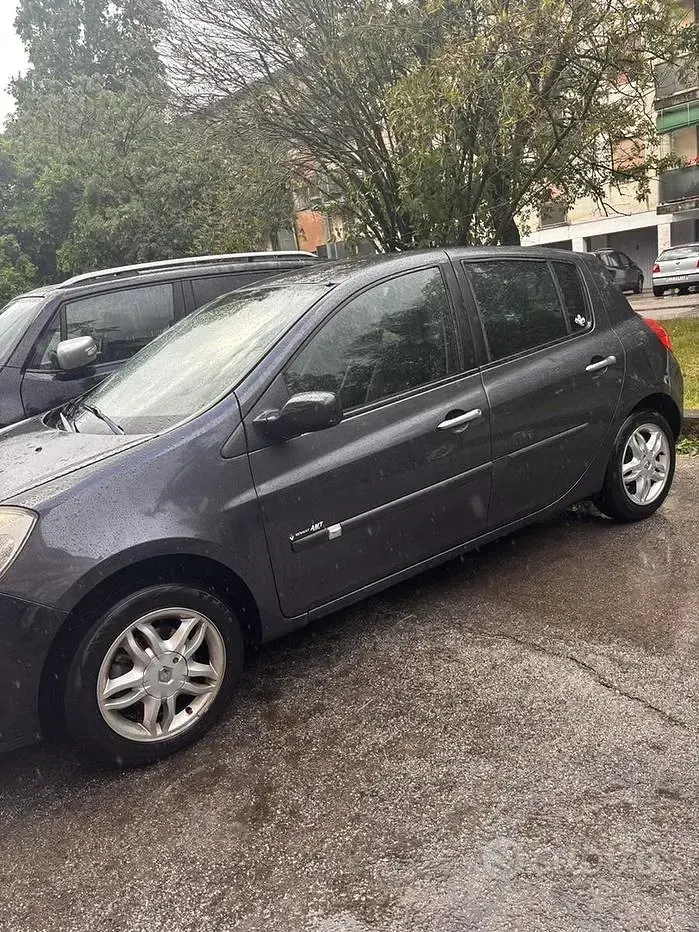 Usata Renault Clio III 75 CV (55 kW) 2007 Berlina