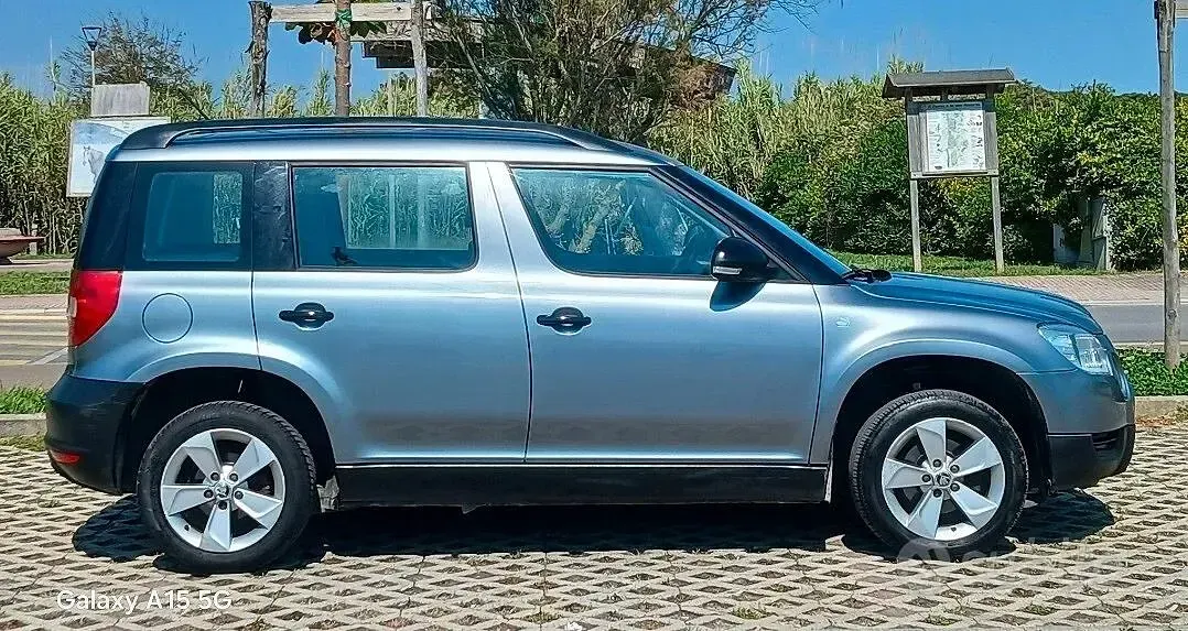 Usata Skoda Yeti 105 CV (77 kW) 2011 Grigio SUV