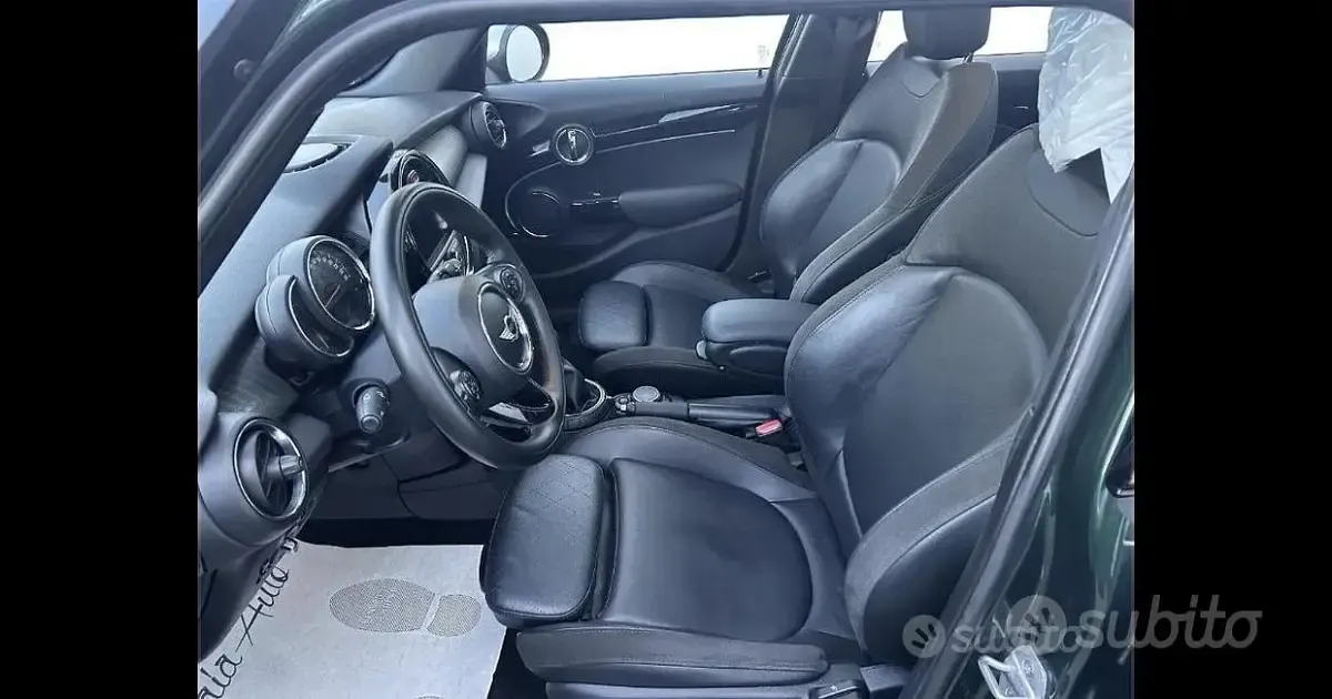 Usata Mini Cooper 116 CV (85 kW) 2016 Verde Utilitaria