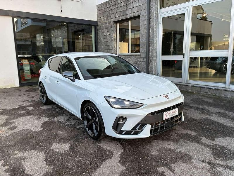 Usata Cupra Leon 150 CV (110 kW) 2025 Bianco Berlina