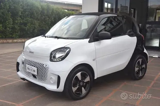 Usata Smart ForTwo Electric Drive Passion 41 kW (56 CV) 2023 Bianco Berlina