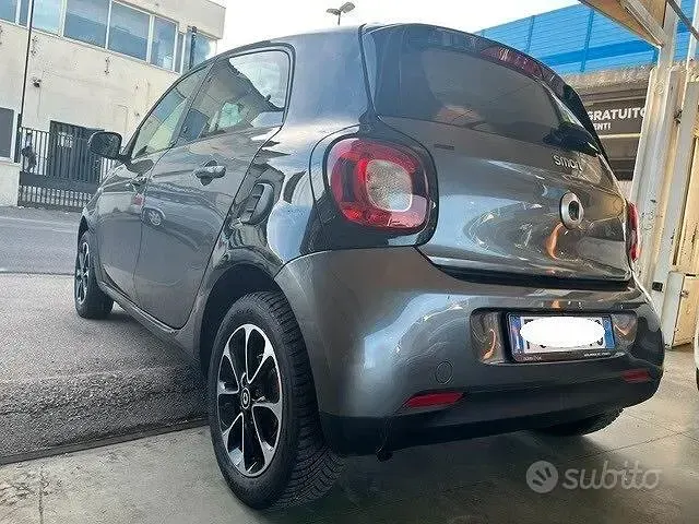Usata Smart ForFour 71 CV (52 kW) 2016 Grigio Utilitaria