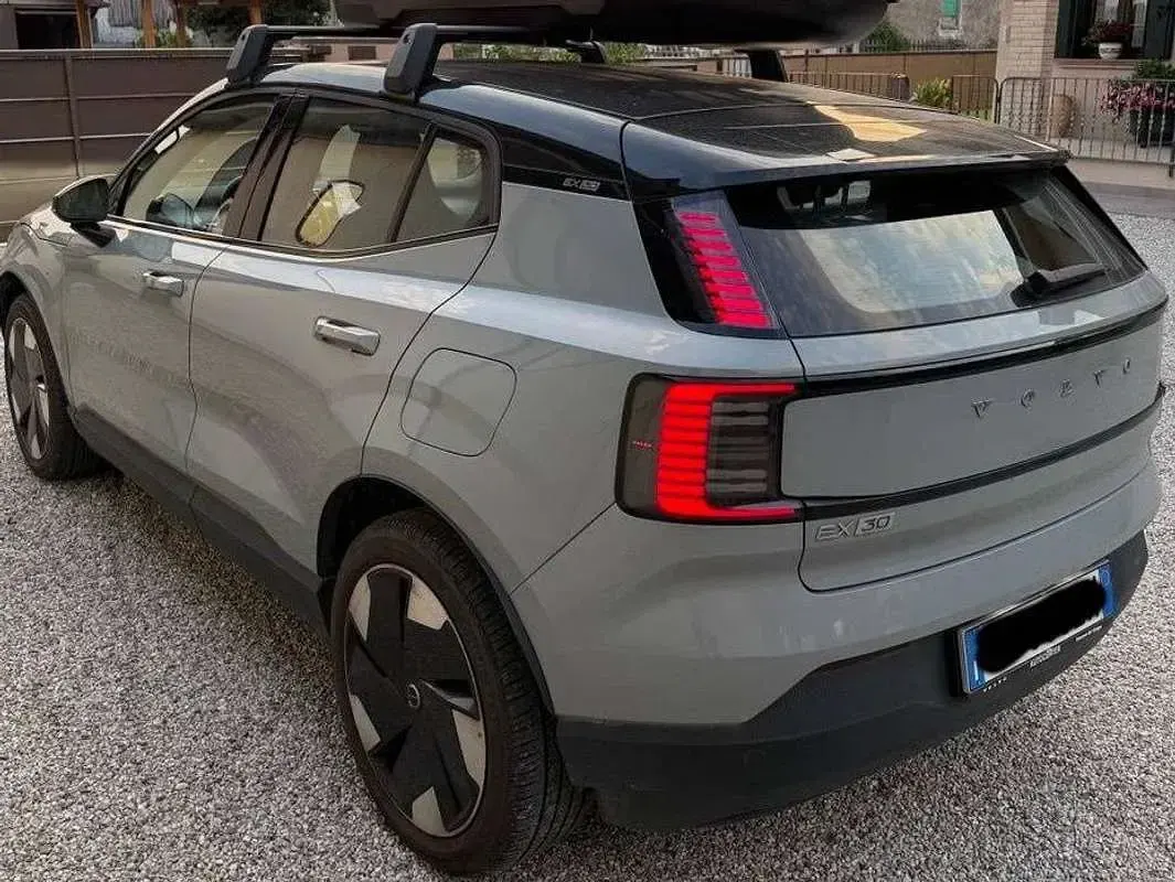 Usata Volvo EX30 Plus 75 kW (102 CV) 2024 Grigio SUV