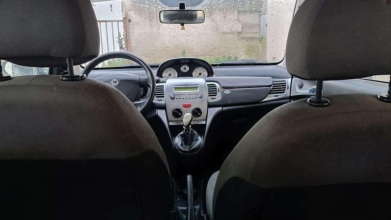 Usata Lancia Ypsilon 60 CV (44 kW) 2007 Nero Utilitaria