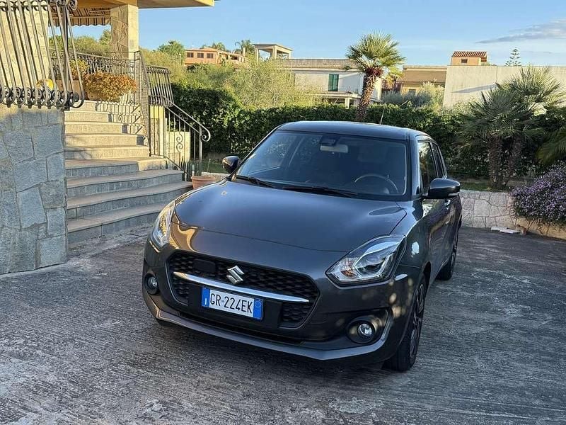 Usata 2023 Suzuki Swift Due volumi | 16.000 € (Buon prezzo) - Immagine 1/4
