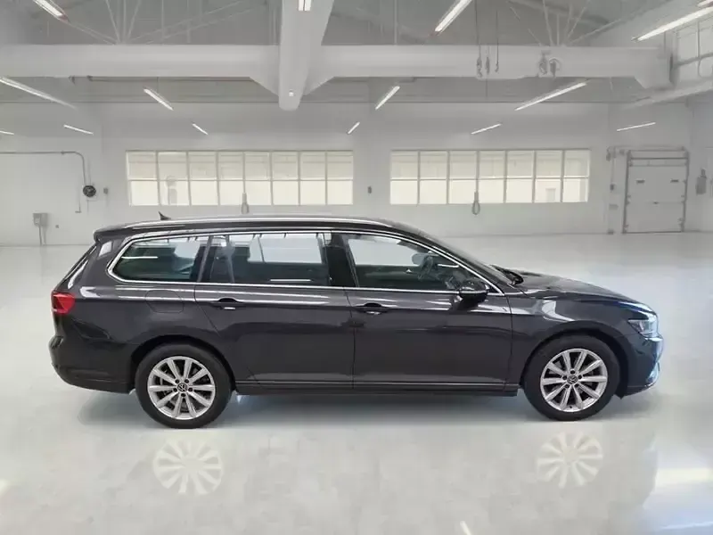 Usata VW Passat Business 150 CV (110 kW) 2023 Nero Station wagon