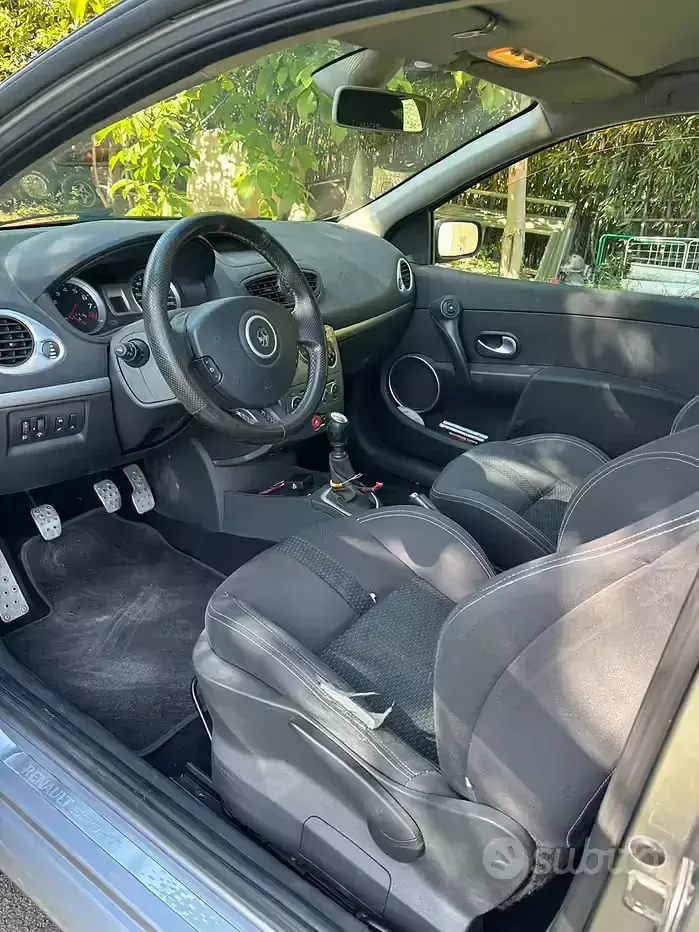 Usata Renault Clio III R.S. 200 CV (147 kW) 2007 Utilitaria