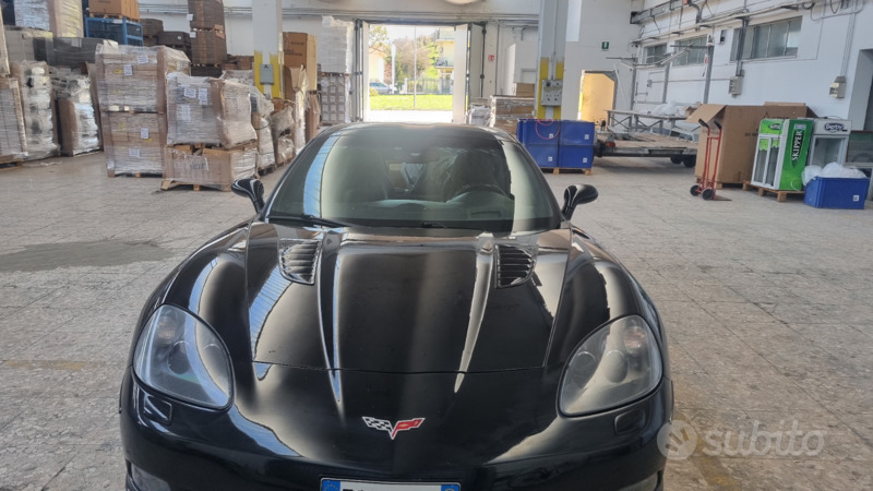 Usato 2006 Corvette C6 6.0 Benzin 404 CV (37.500 €)