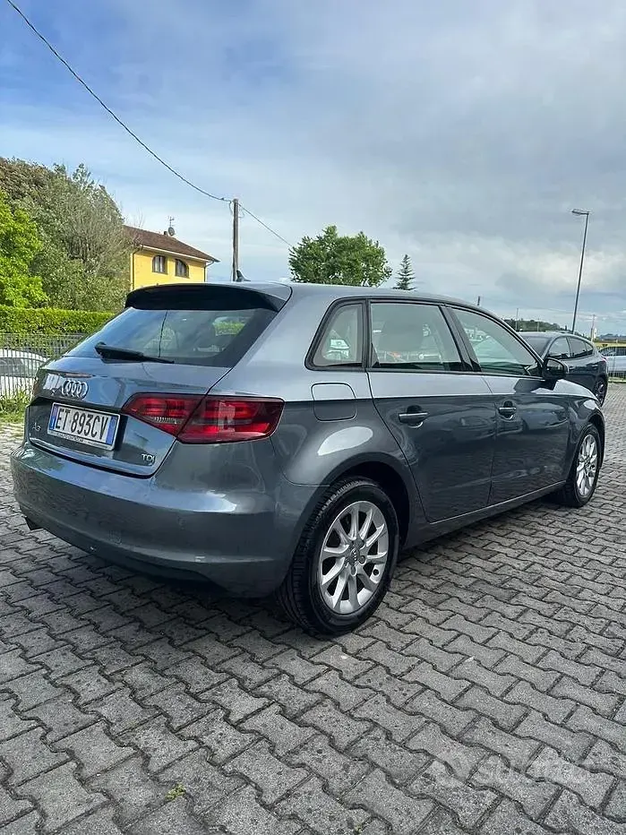 Usata Audi A3 Attraction 105 CV (77 kW) 2014 Grigio Berlina