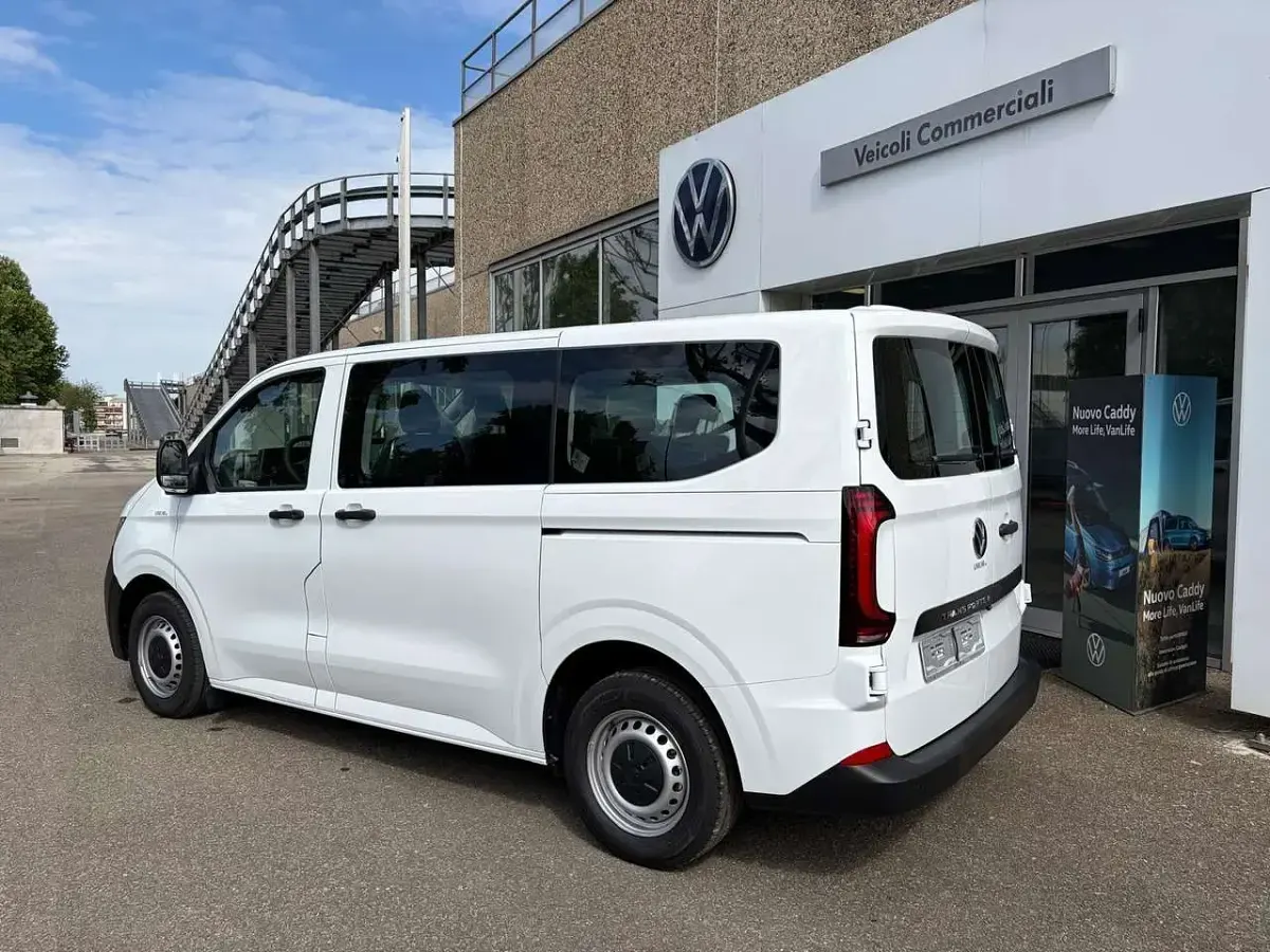 Nuova VW T7 150 CV (110 kW) 2026 Clear white Furgone
