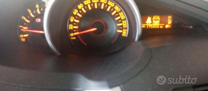 Usata Toyota Verso Style 126 CV (92 kW) 2012 Grigio Monovolume