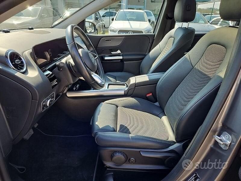 Usata Mercedes B180 Advanced 116 CV (85 kW) 2023 Grigio montagna Monovolume