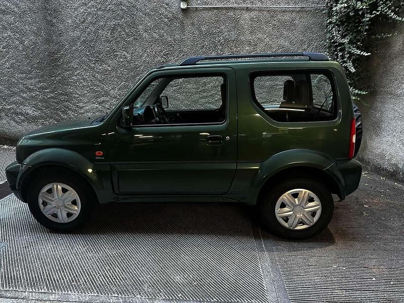 Verde Usata 2009 Suzuki Jimny SUV | 12.500 € (Buon prezzo) - Immagine 1/4