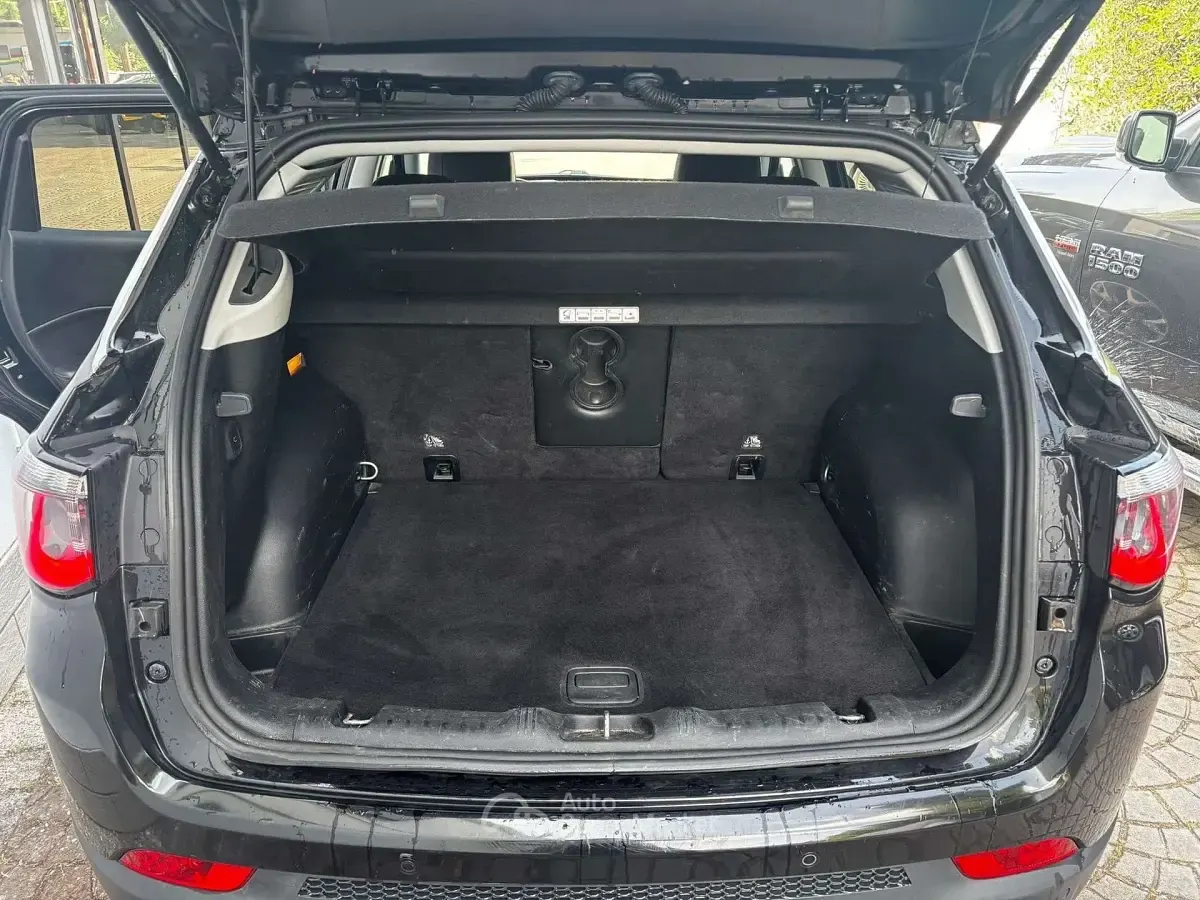 Usata Jeep Compass Limited 140 CV (102 kW) 2018 Nero SUV