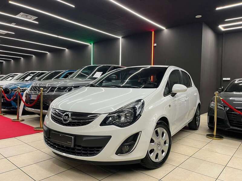 Bianco Usata 2015 Opel Corsa Edition Tre volumi | 8400 € (Buon prezzo) - Immagine 1/4