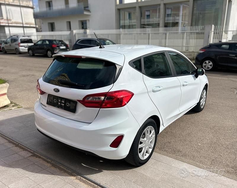 Usata Ford Fiesta 85 CV (62 kW) 2018 Bianco Utilitaria