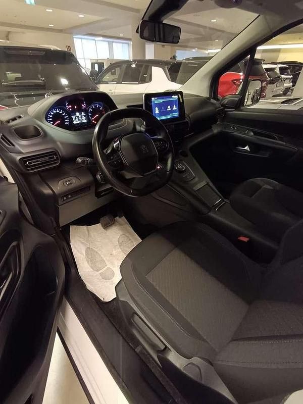 Usata Peugeot Rifter GT-line 131 CV (96 kW) 2020 Bianco Monovolume