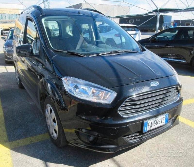Usata Ford Tourneo Courier 75 CV (55 kW) 2015 Nero Monovolume
