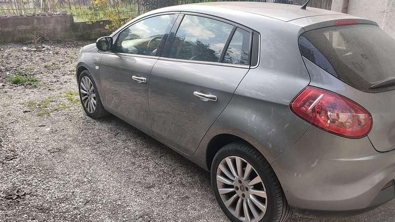 Usata Fiat Bravo Easy 120 CV (88 kW) 2012 Utilitaria