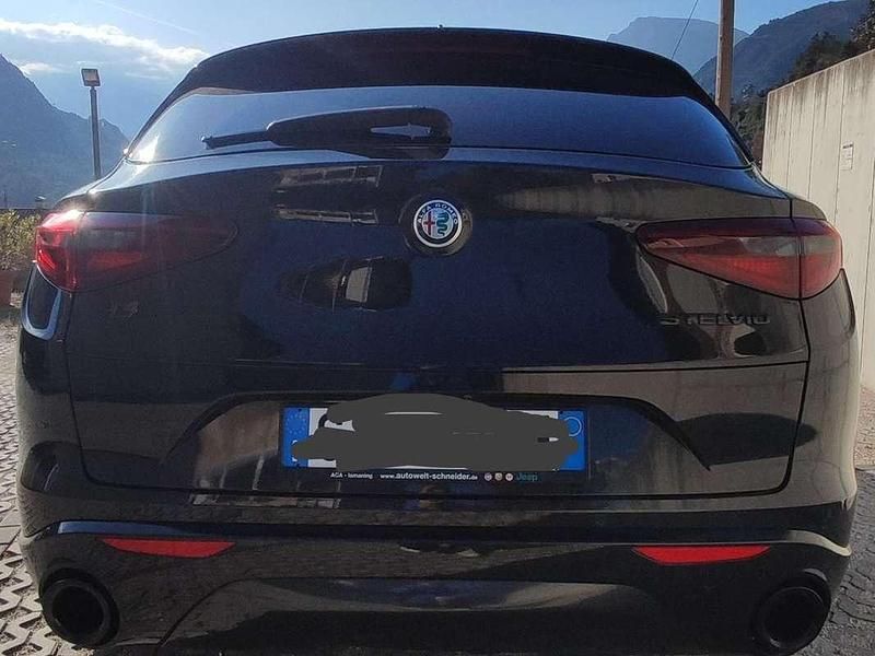Usata Alfa Romeo Stelvio Executive 209 CV (153 kW) 2021 Nero SUV