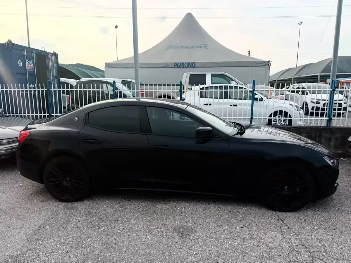 Usata Maserati Ghibli 275 CV (202 kW) 2015 Nero Berlina