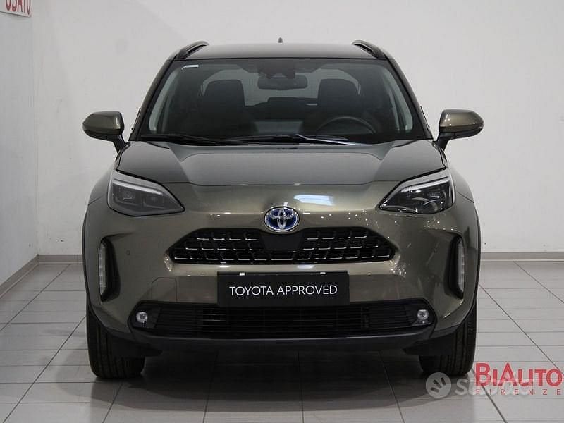 Usata Toyota Yaris Cross Lounge 116 CV (85 kW) 2023 Marrone SUV
