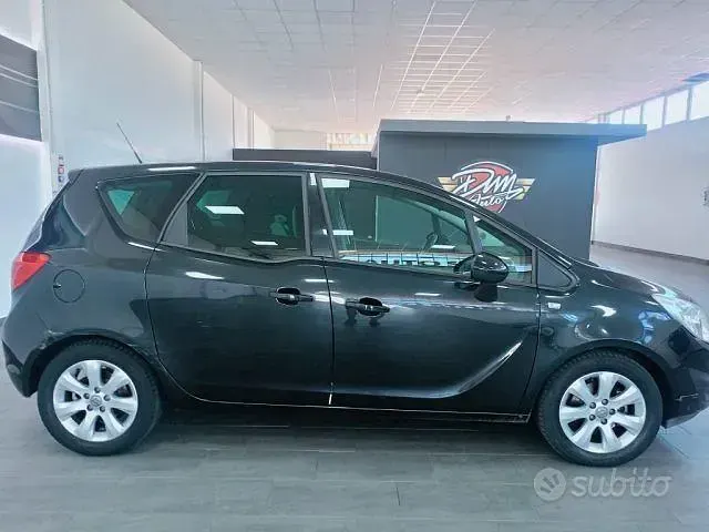 Usata Opel Meriva 101 CV (74 kW) 2013 Nero Monovolume