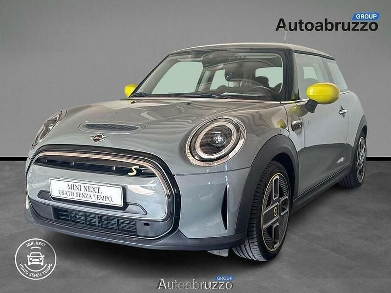 Usata Mini Cooper SE Classic 135 kW (184 CV) 2022 Moonwalk grey metallic Utilitaria