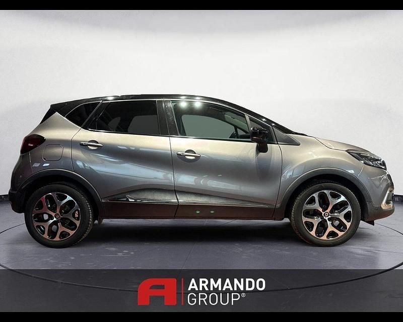 Usata Renault Captur 110 CV (80 kW) 2018 Grigio SUV