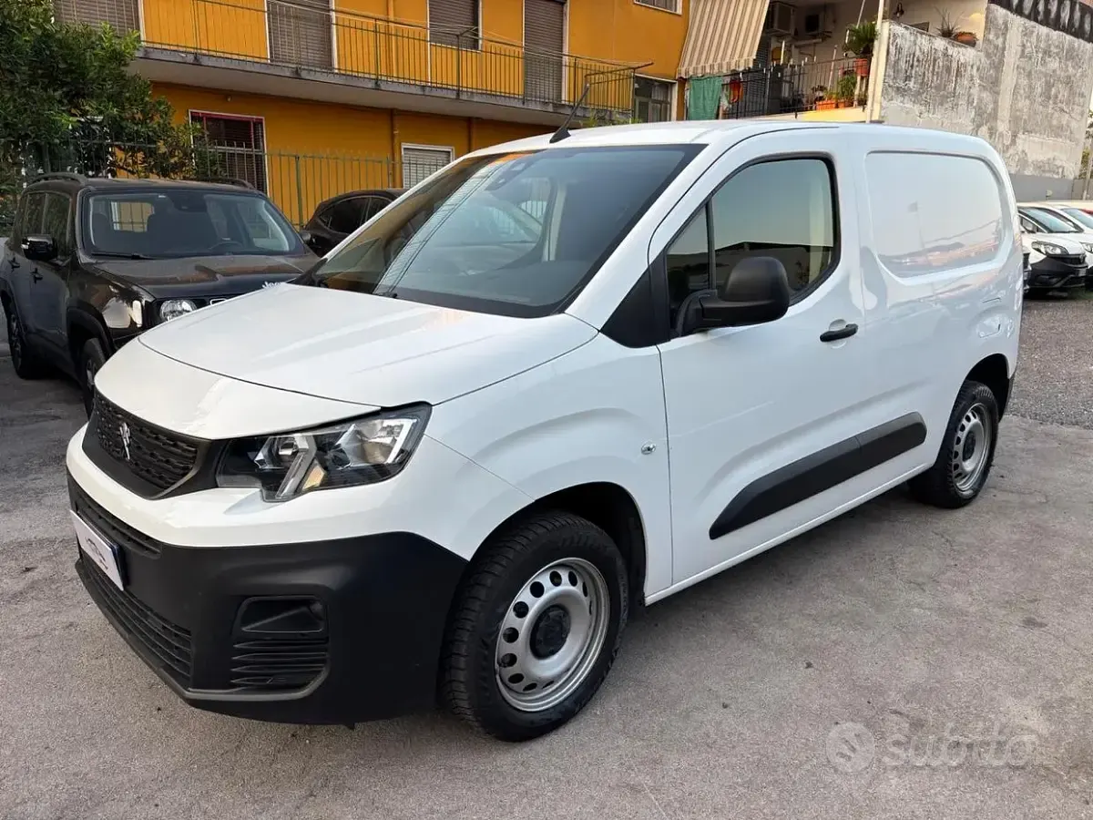 Usata Peugeot Partner Premium 102 CV (75 kW) 2021 Bianco Monovolume