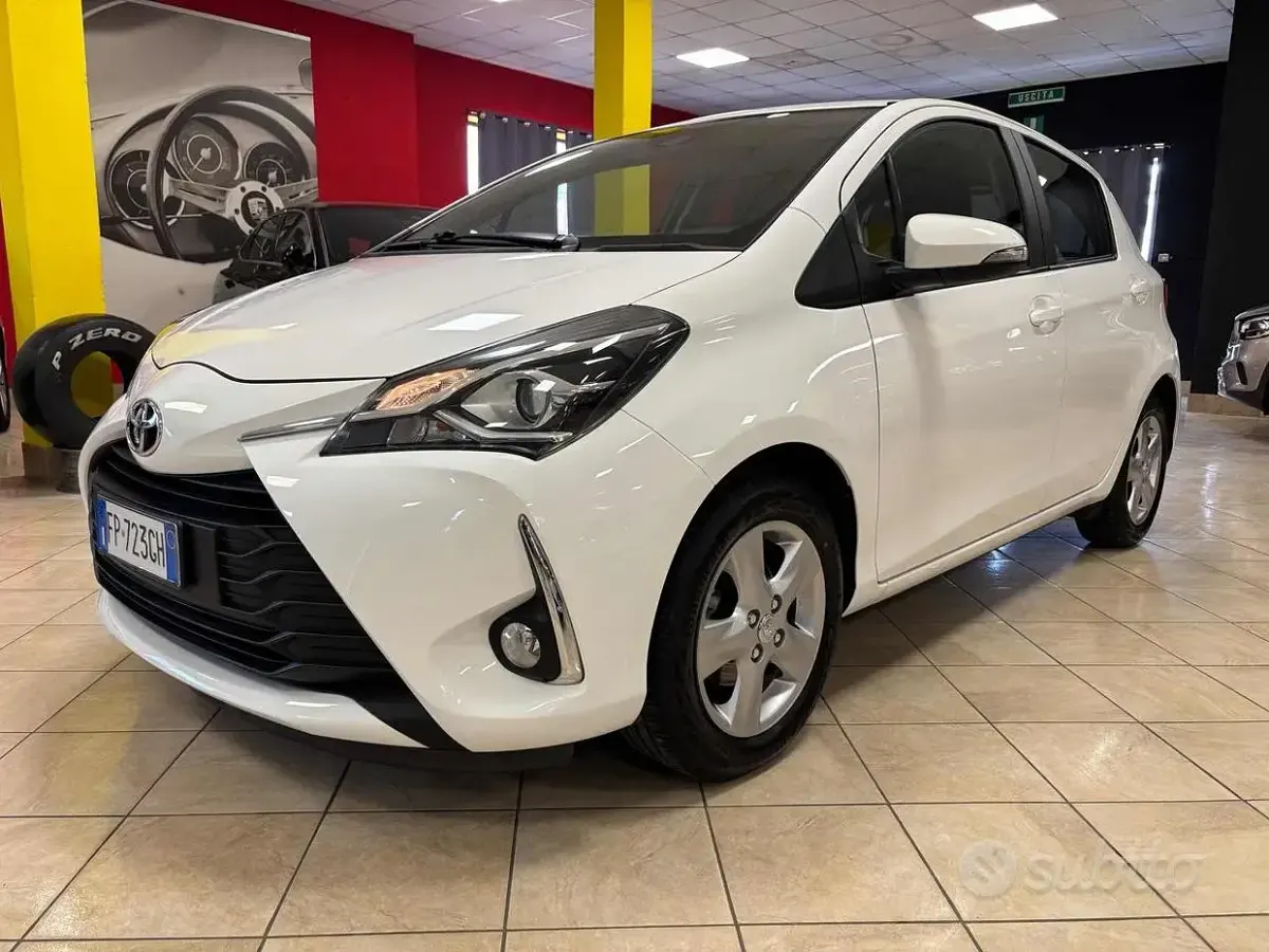 Usata Toyota Yaris 69 CV (50 kW) 2018 Bianco Berlina