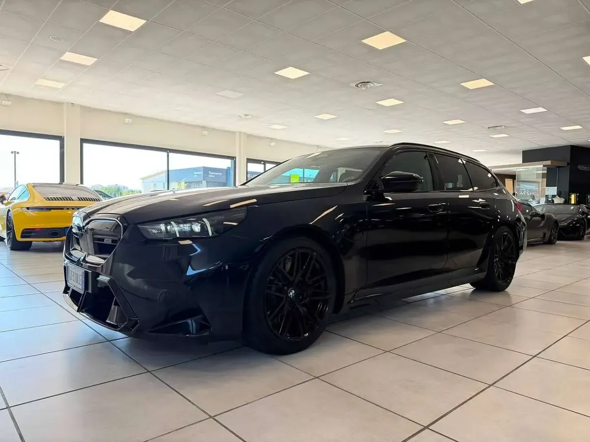 Usata BMW M5 585 CV (430 kW) 2025 Carbon schwarz Station wagon