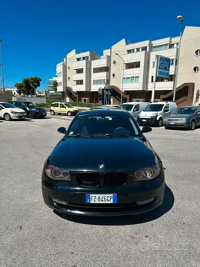 Usata BMW 120 Sport Line 177 CV (130 kW) 2008 Nero Utilitaria