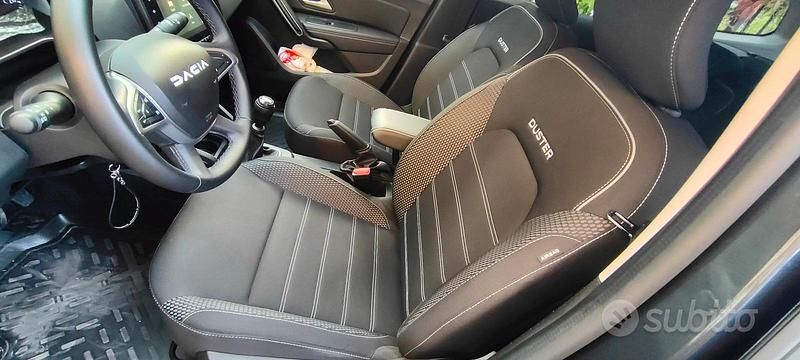 Usata Dacia Duster Journey 116 CV (85 kW) 2023 Grigio SUV
