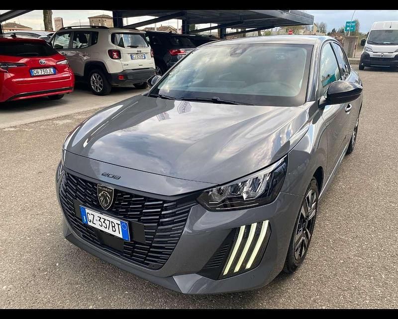 Usata Peugeot 208 Allure 101 CV (74 kW) 2025 Grigio Utilitaria