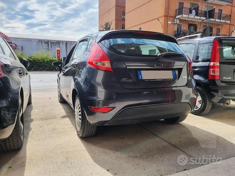 Gebraucht Ford Fiesta 68 PS (50 kW) 2009 Grau Limousine