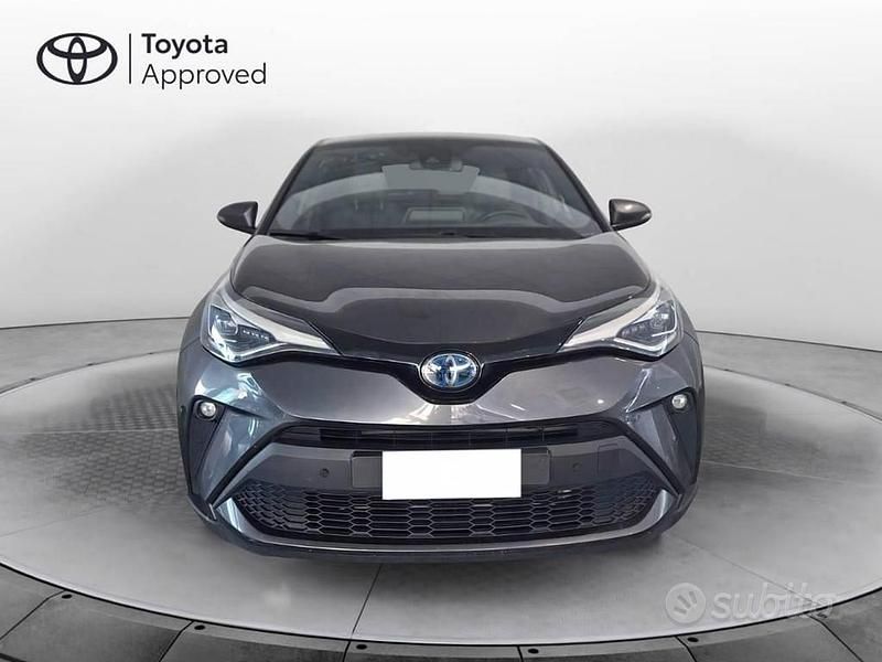 Usata Toyota C-HR Lounge 122 CV (89 kW) 2021 Dark grey met SUV