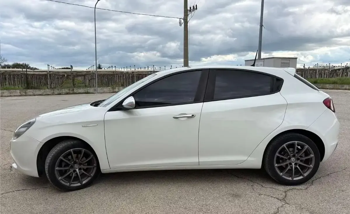Usata Alfa Romeo Giulietta Exclusive 105 CV (77 kW) 2015 Utilitaria