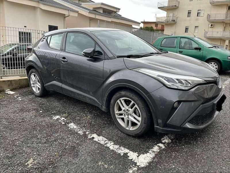Usata Toyota C-HR Active 122 CV (89 kW) 2023 Grigio SUV