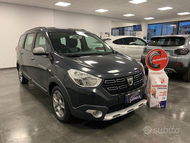 Usata Dacia Lodgy Stepway 116 CV (85 kW) 2022 Grigio Monovolume