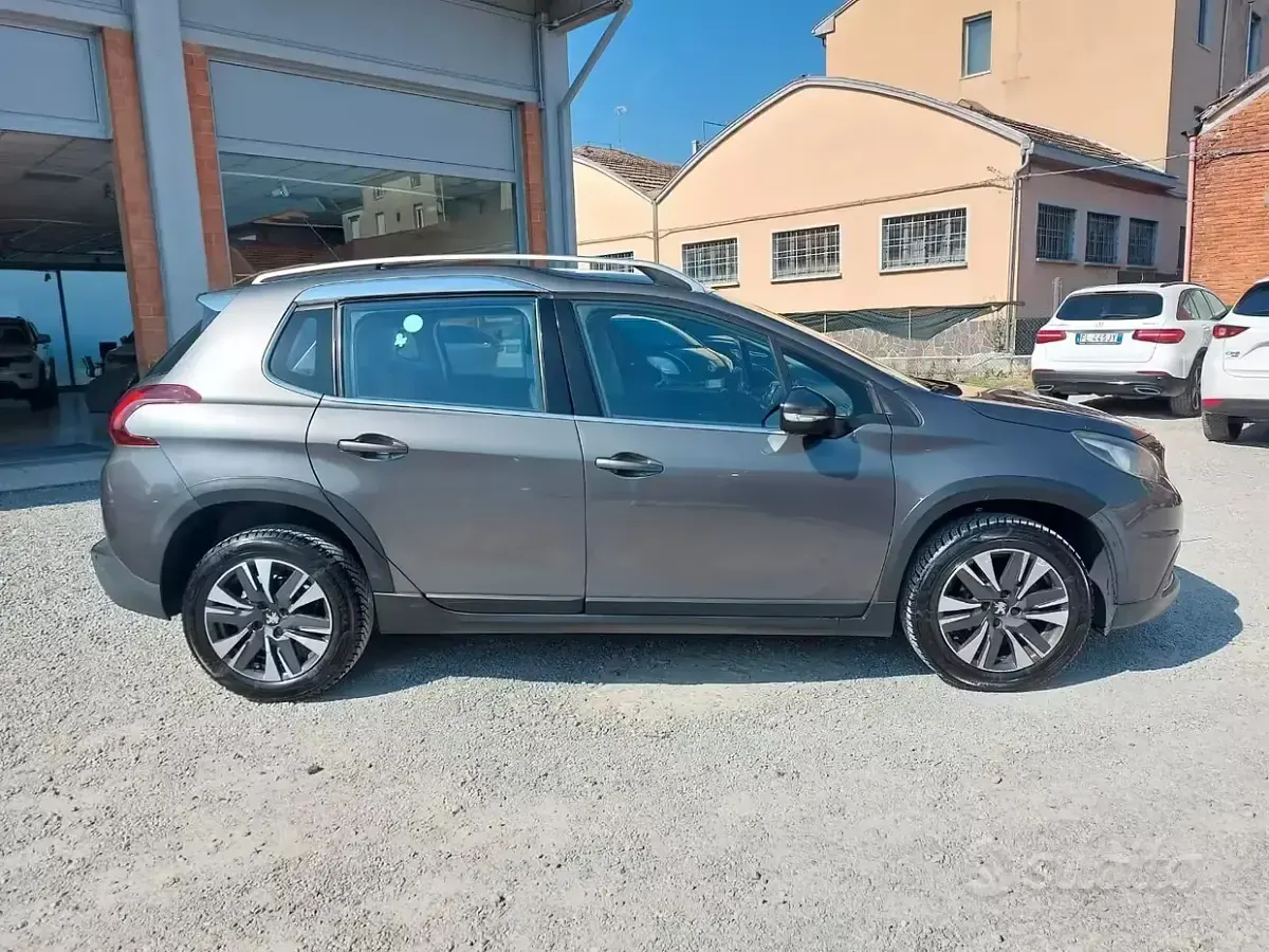 Usata Peugeot 2008 S 99 CV (72 kW) 2017 Grigio SUV