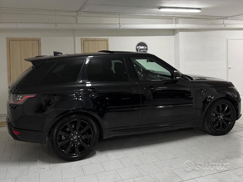 Second-hand Land Rover Range Rover Sport HSE Dynamic 249 CP (183 kW) 2021 Negru SUV