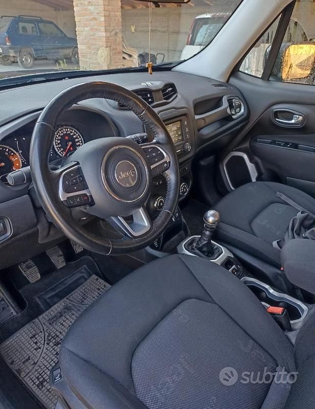 Usata Jeep Renegade Longitude 140 CV (102 kW) 2017 Nero SUV