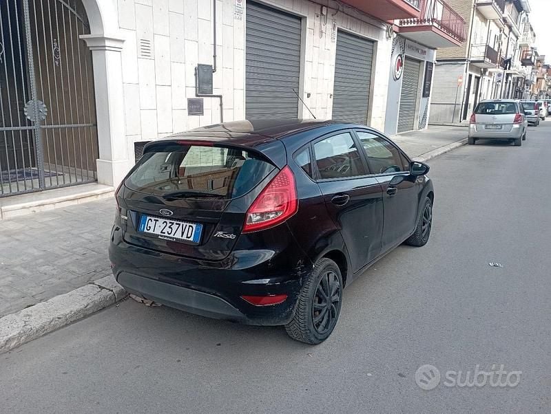 Usata Ford Fiesta 70 CV (51 kW) 2010 Utilitaria